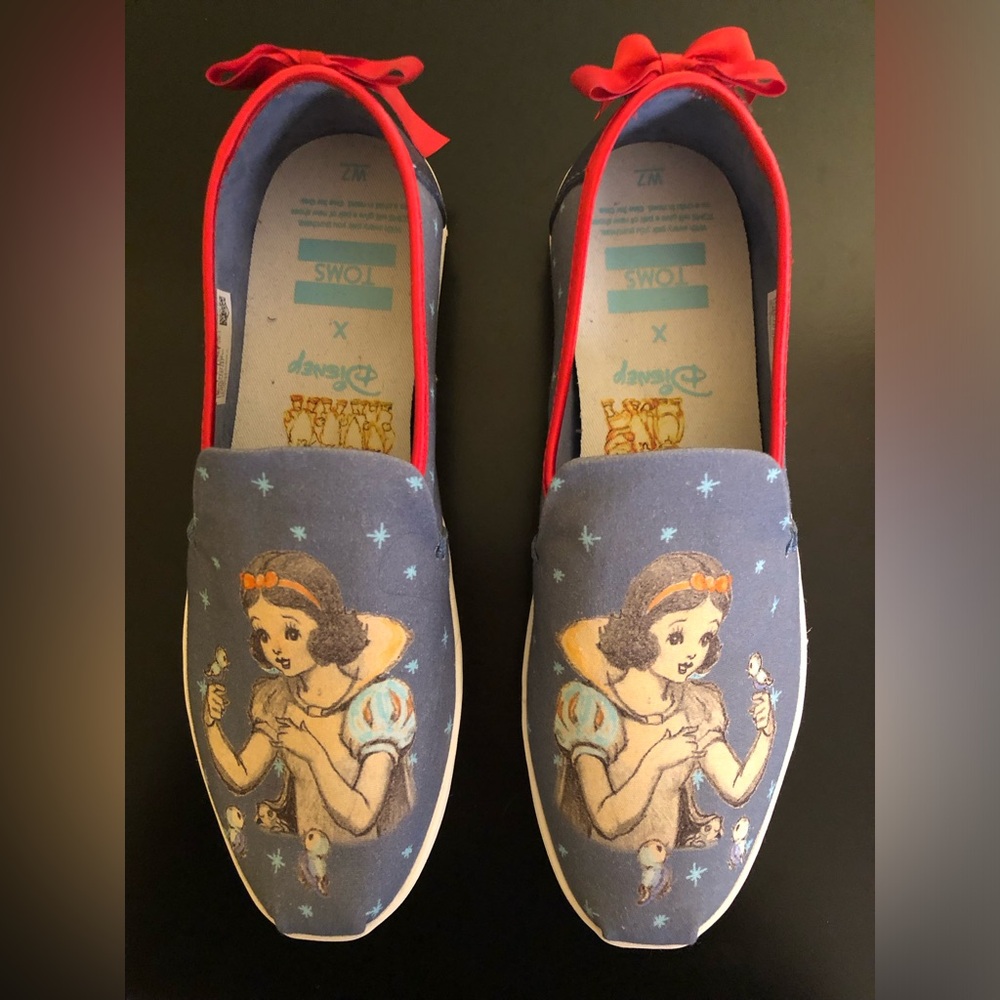 Disney x Toms Snow White Shoes 🍎